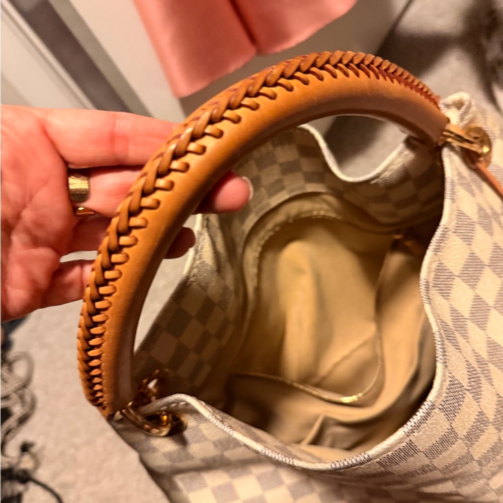 Louis Vuitton Beige and Gray Checkered Shoulder Bag - Picture 7 of 9